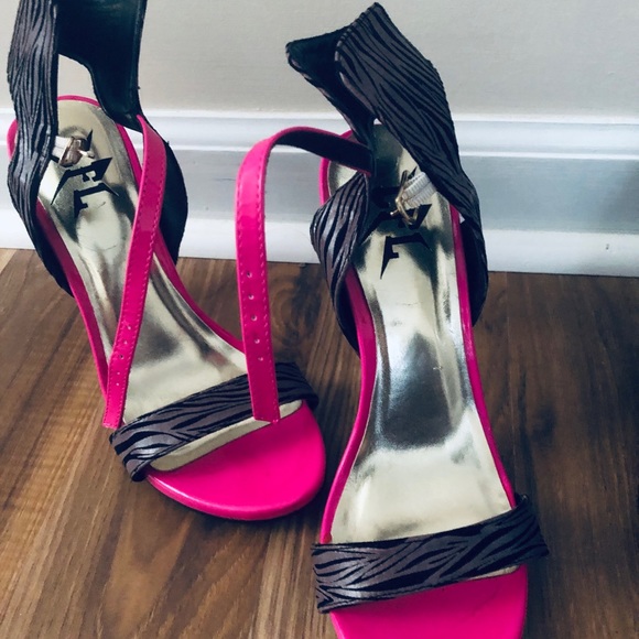 Magenta zebra high heels - Picture 2 of 2